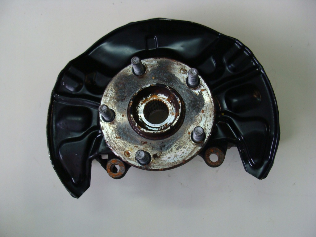 фото №1, Поворотный кулак правая toyota corolla verso 2.2