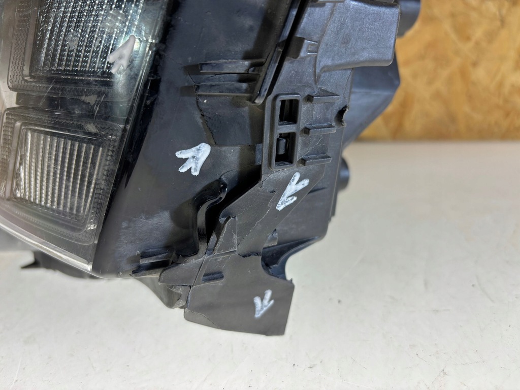 фото №4, Land rover defender 2021 лампы передние