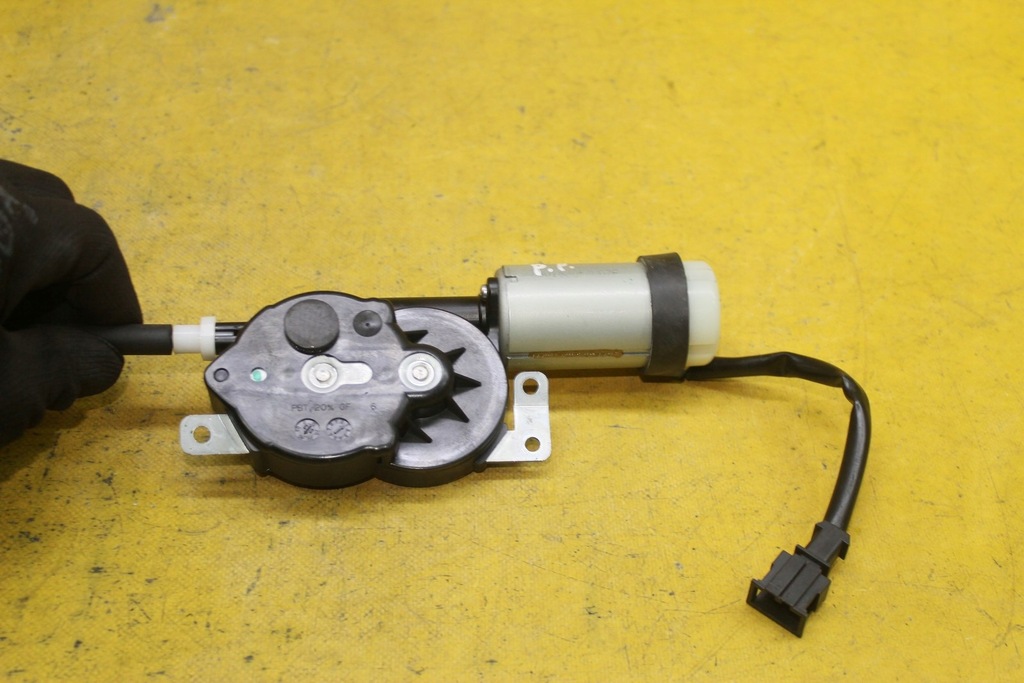 фото №5, Моторчик сиденье правый перед a8 d3 8515450b