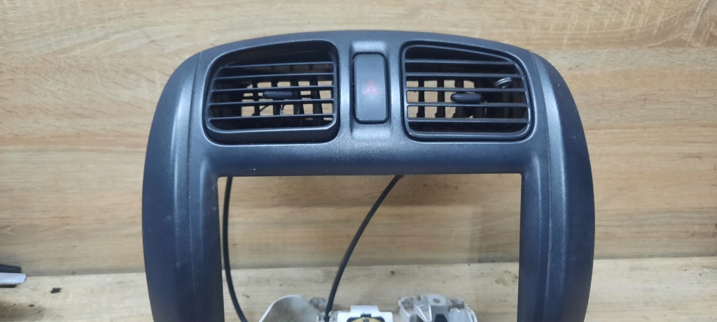 фото №3, Mazda 323 bj панель обдув рамка climatronic