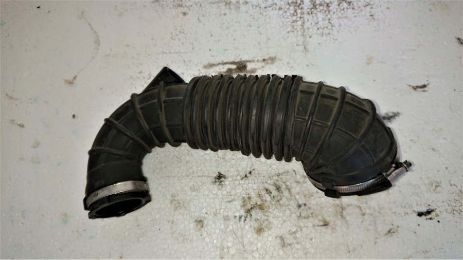 фото №1, Повітрозабірник повітря audi 036129629