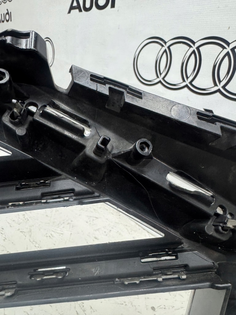 фото №8, Audi a8 d5 4n0 2017-2021 решётка радиатора решётка радиатора бампера перед oryg.