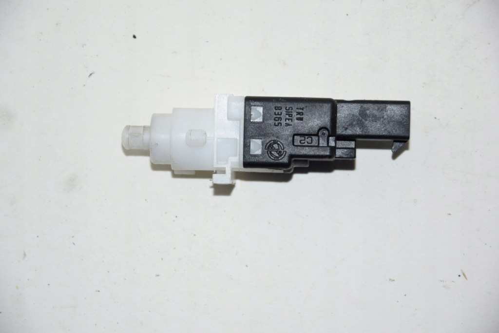 Alfa romeo 159 2.4d датчик света стоп Цена