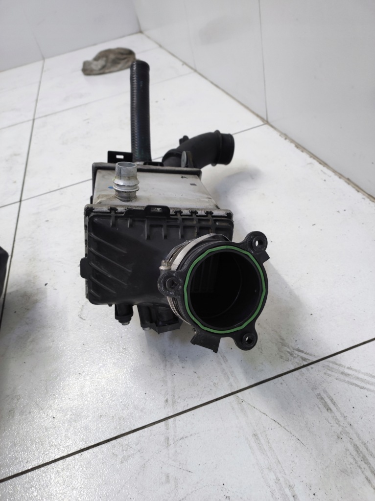 фото №8, Радіатор інтеркулер повітря права bmw xm g09 4.4b