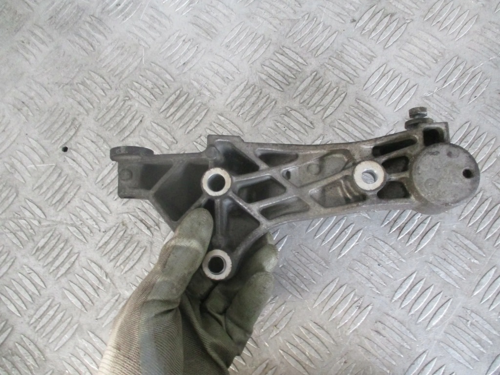 Кронштейн генератора 03g903143c skoda fabia 2 1.4 tdi с Разборки