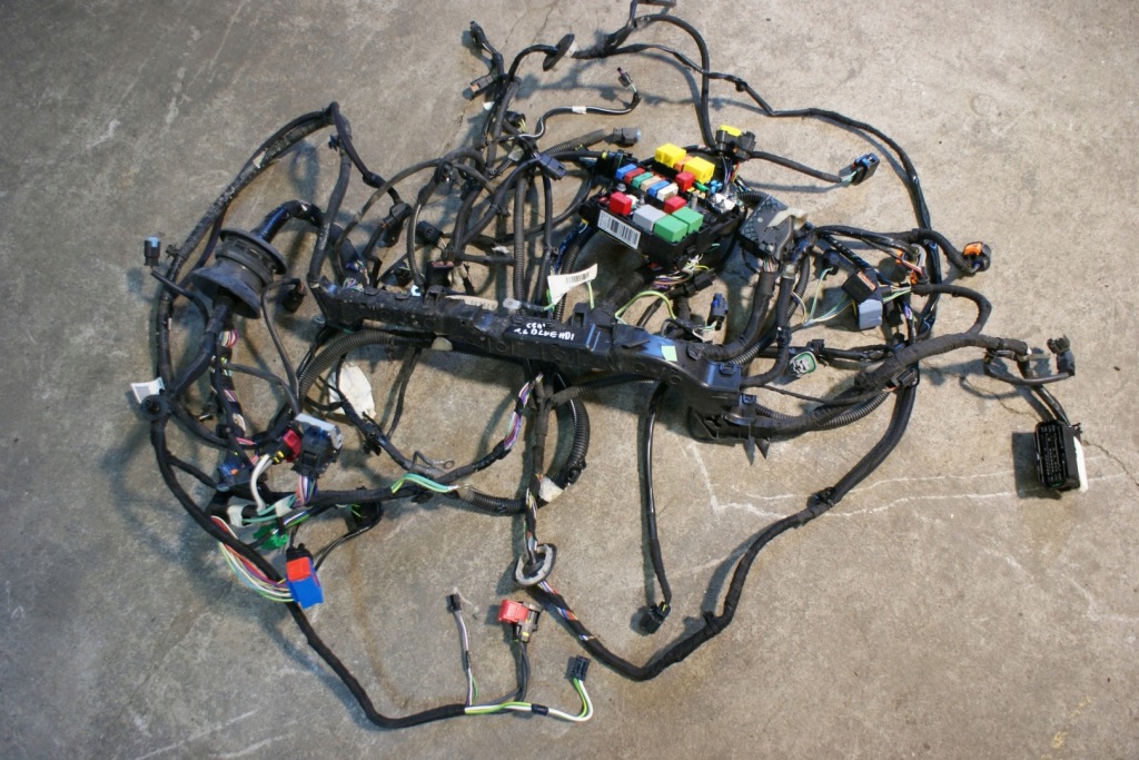 фото №1, Citroen c3iii 1.6 bluehdi жгут отсек двигателя