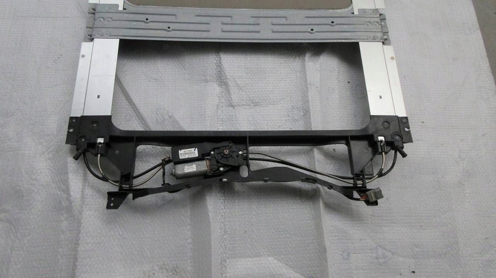 фото №9, Chrysler 300 - 300c 24050050 люк