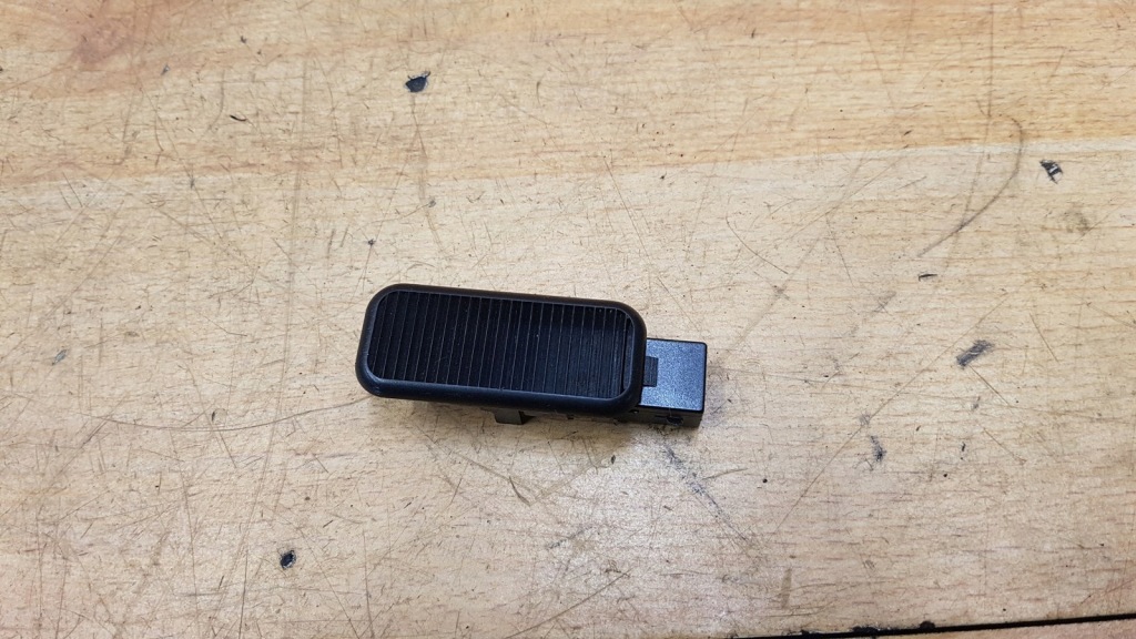 фото №1, Стекло фары фонари салона audi a4 b7