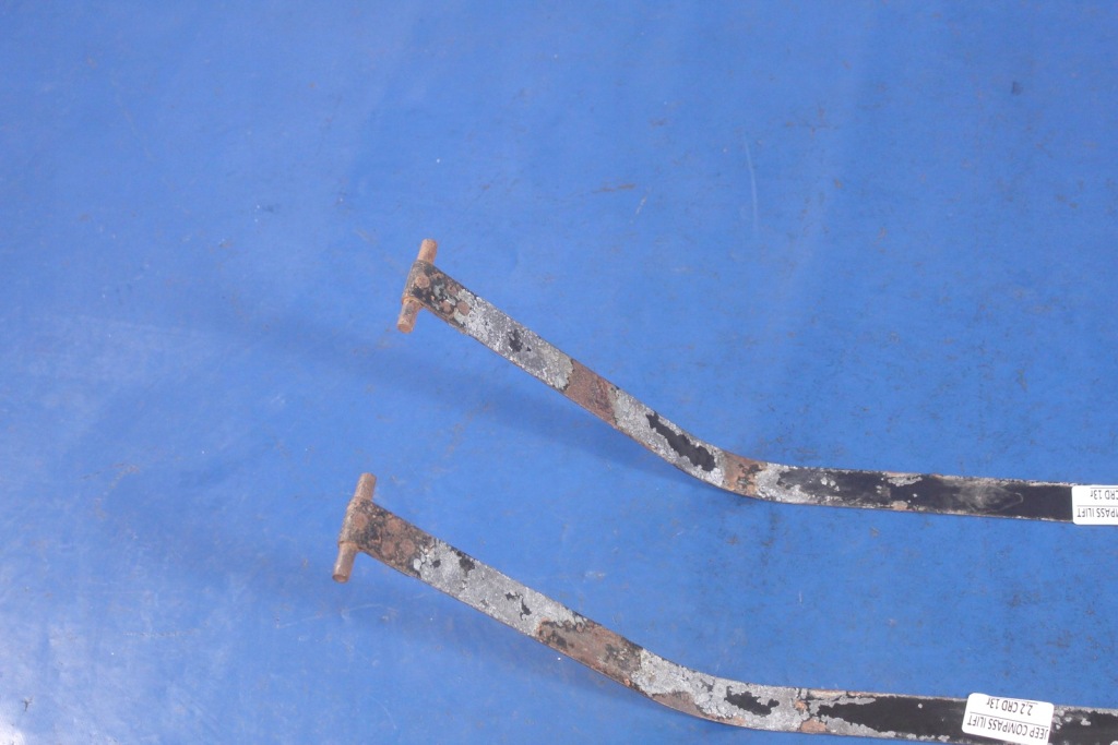 фото №3, Кронштейн кронштейн бака compass i 2.2 crd 13r lift комплект