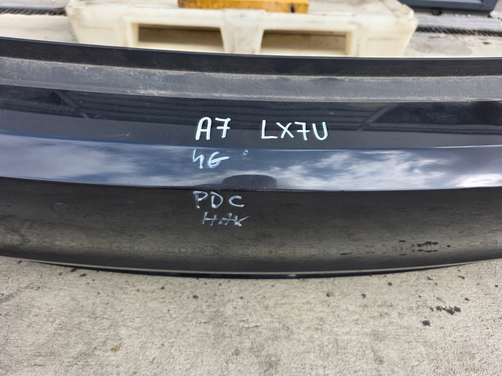 Бампер задня audi a7 4g8 2011-2014 4 x pdc hak lx7u оригінал комплект !!! Зі Шроту