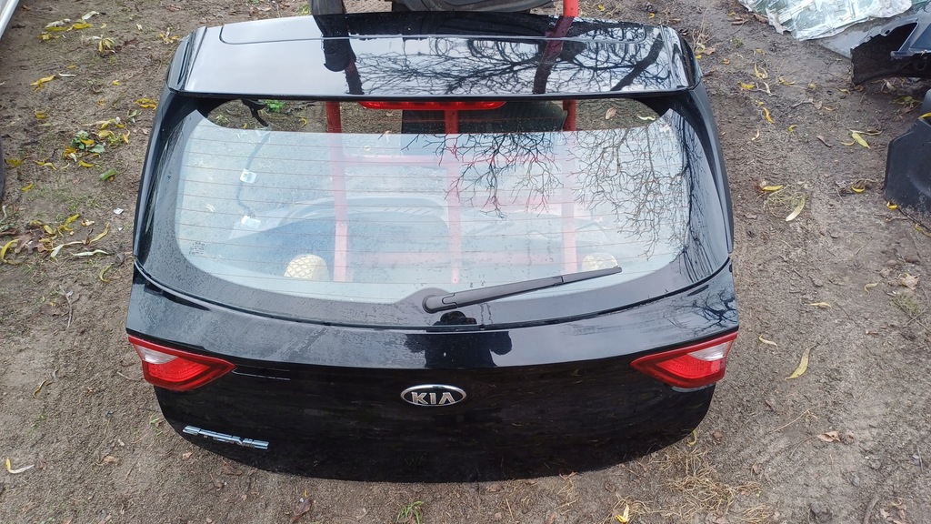 фото №1, Kia stonic крышка багажника багажника czarna перламутр комплектная