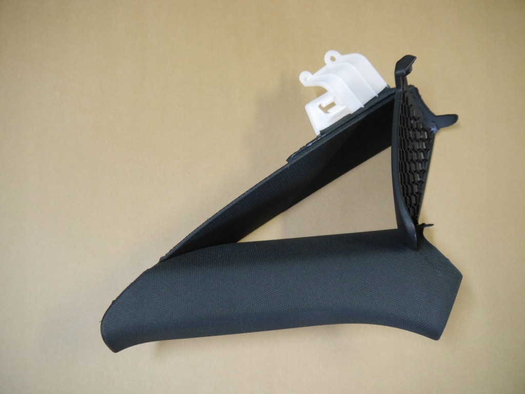 фото №1, Audi a4 8w защита обшивка стойка 8w5867288