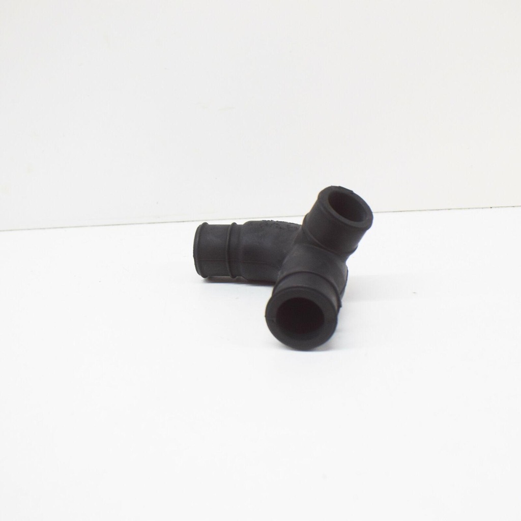 фото №13, Шланг вентиляционный vag audi a4 passat оригинальный 06b103221h