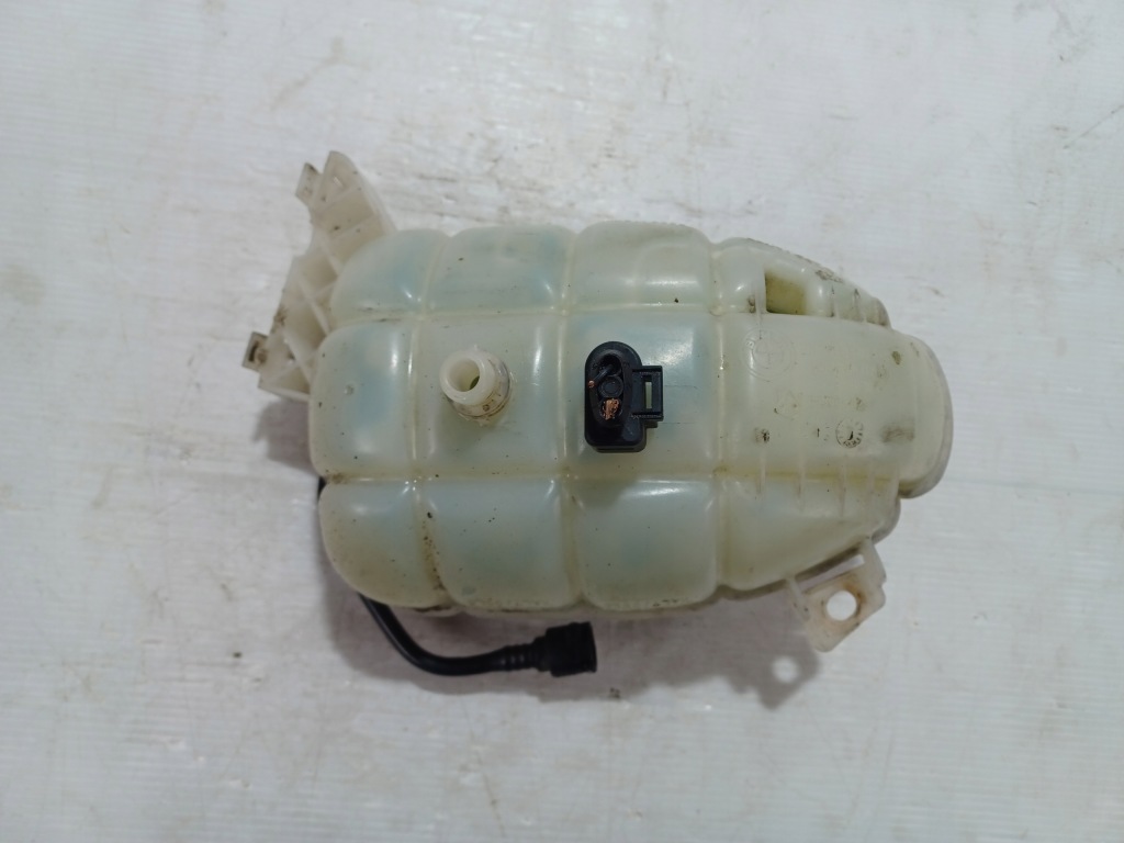 Bmw f20 f30 бак розширювальний 7609468 Доставка