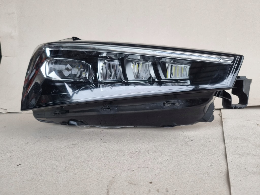 фото №1, Лампа правая передняя перед skoda scala 657941016a full led