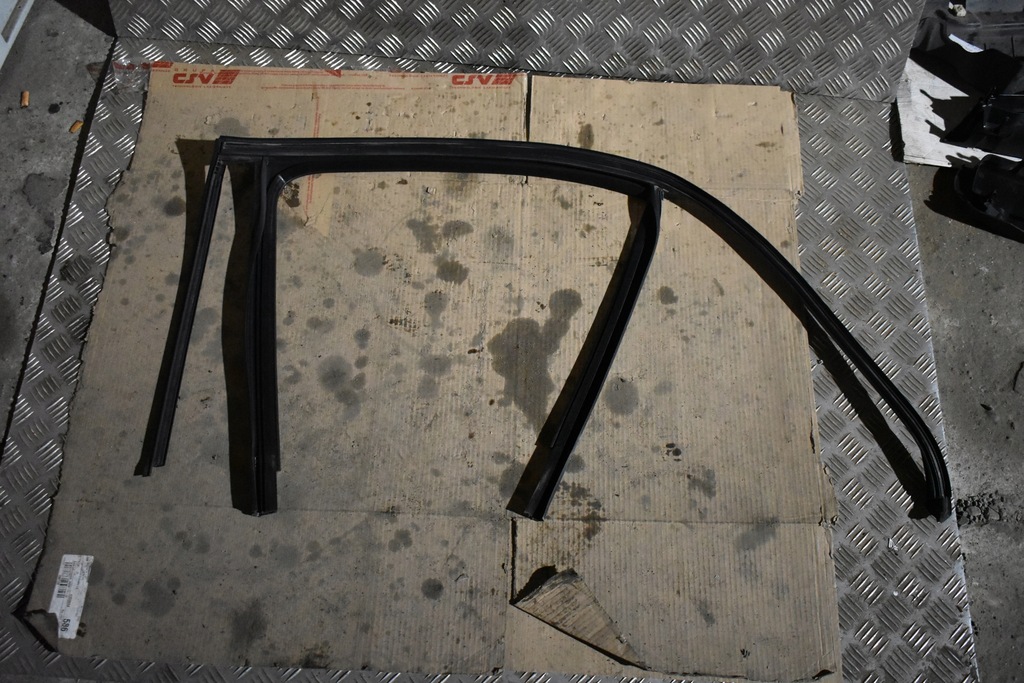 фото №1, Idealna рамка прокладка дверь задняя левая mercedes gle w167 1