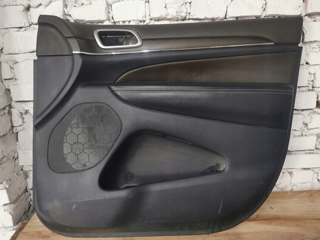 фото №1, Обшивка правый перед grand cherokee wk2 lift