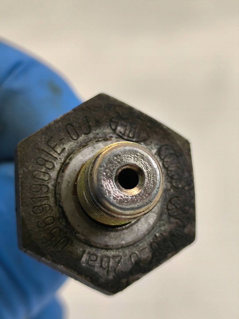 фото №5, Audi a4 s4 b8 8k 2012 датчик давления масла