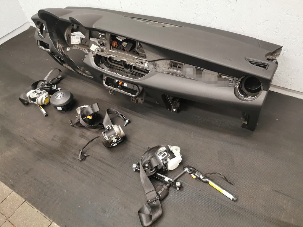 фото №1, Alfa romeo stelvio приборная панель приборная панель консоль ремни подушка безопасности оригинал