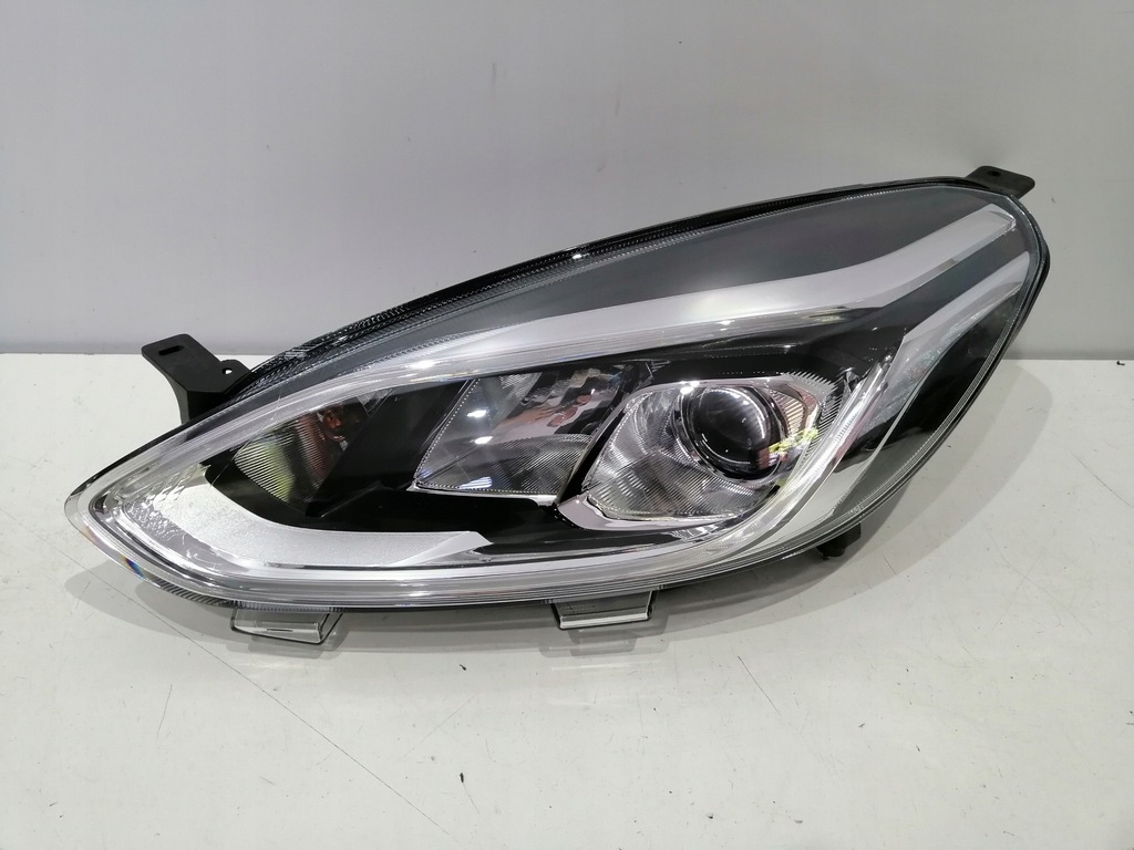 фото №1, Лампа левая передняя перед ford fiesta mk8 nowa