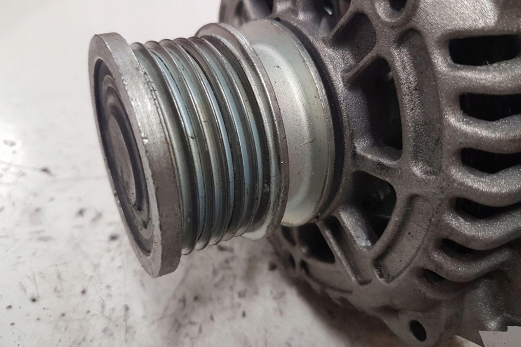 Генератор opel astra j sports tourer lra03357 2.0l дизель 2013 Цена