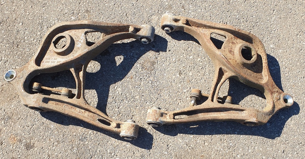 фото №1, Важіль нижній задній r/l mercedes ml w164 r w251 оригінальний номер