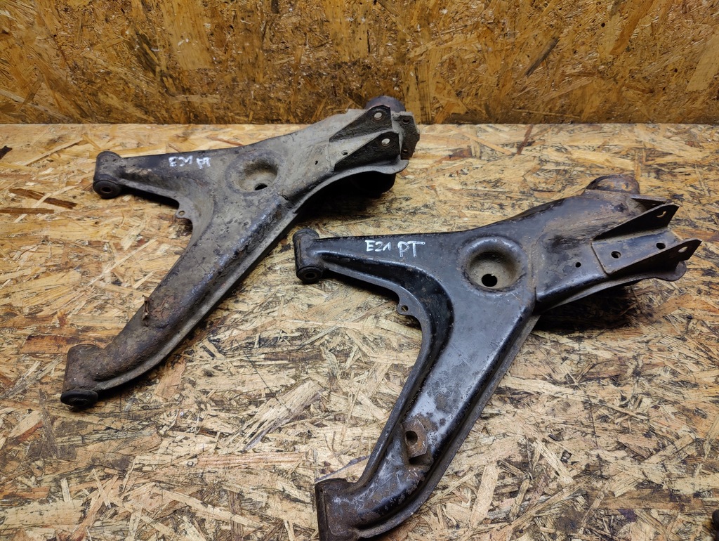 фото №1, Рычаг правый задняя bmw e21