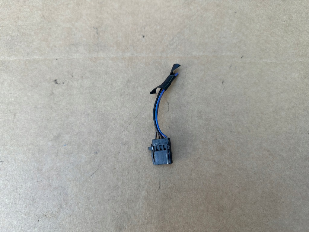 Купити Opel meriva b штекер лампи задній