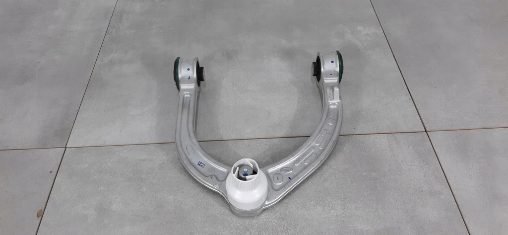 фото №8, Land rover defender 23- рычаг левый верхний перед lr181854