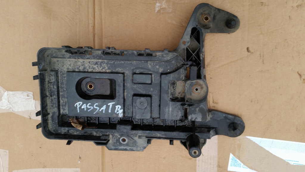 фото №1, Vw passat b6 основа акумулятор 1k0915333c
