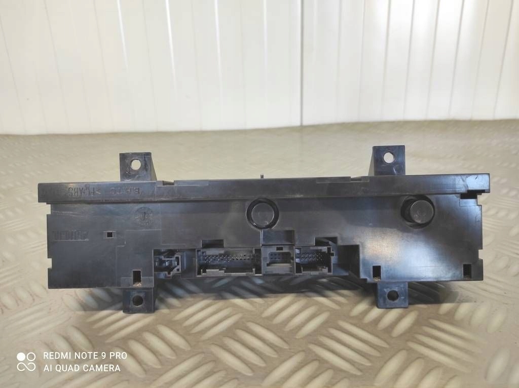 Панель кондиціонера mercedes-benz sprinter w906 a9069063000 в Україні