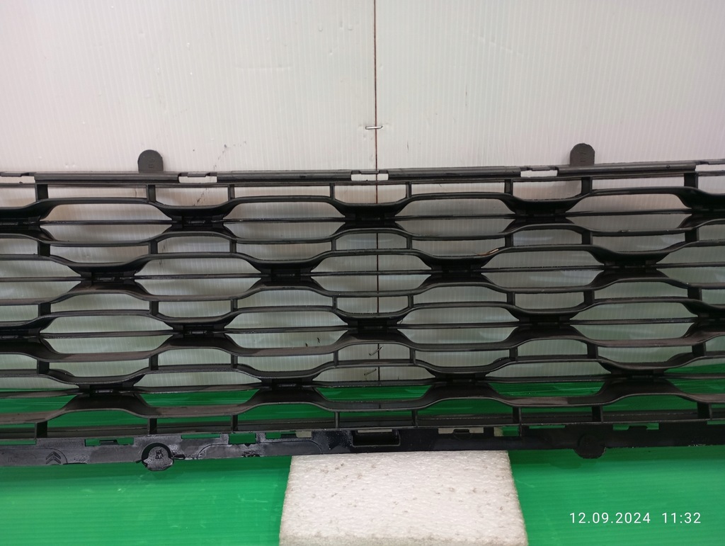 фото №8, Решітка середня бампера перед citroen c4 picasso c3 lift 13-15r 9803502677