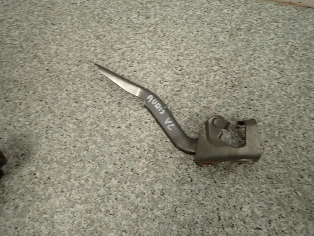 фото №1, Toyota auris i 07-12 петля капот передній лівий