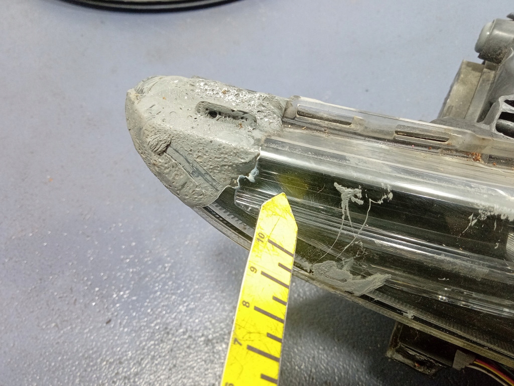 Toyota auris 2 рестайлинг  фара правый передний фара перед led 81110-02k30 с Разборки