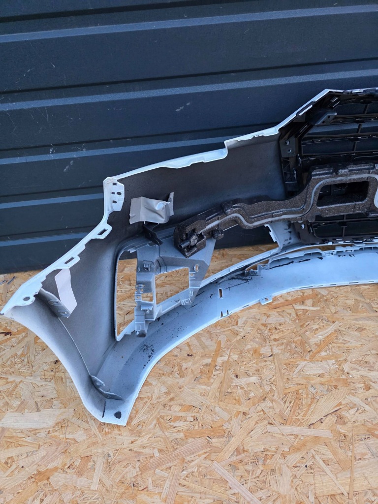 Audi a4 b9 8w s-line competition бампер перед передний решётка  абсорбер Доставка