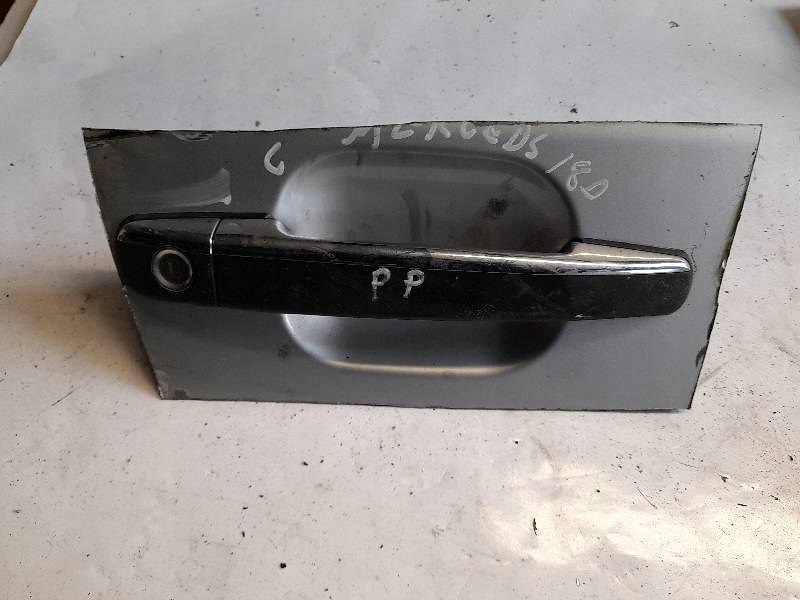 Купить Ручка правый  передняя наружная mercedes c180