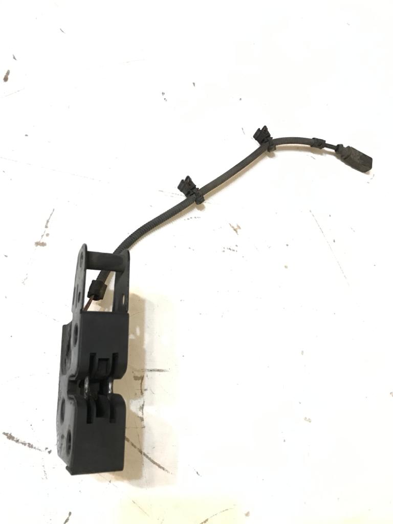 фото №5, Volkswagen оригинальный номер 1t0823509a