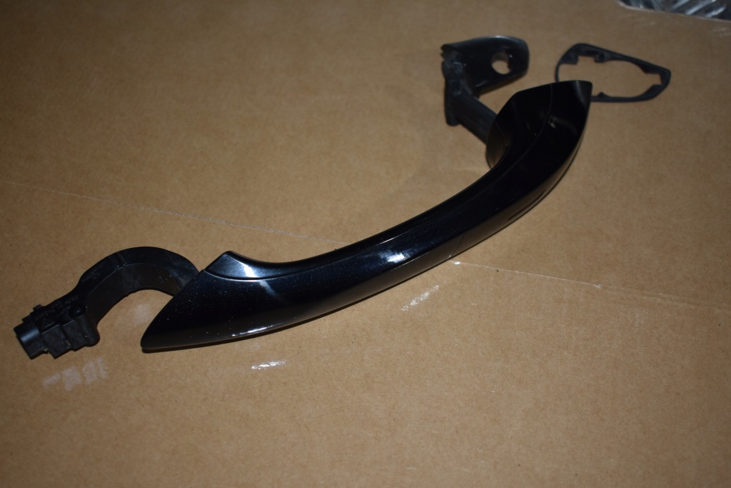 фото №1, Idealna ручка дверь левая 2 pin porsche panamera 971 цвет c9x 1