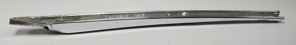 Молдинг декоративная дверь правый перед mercedes w115 w114 в Украине