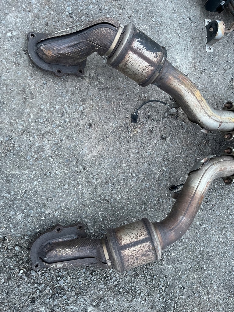 Выхлоп гаситель chevrolet corvette c7 stingray комплектный ! с Разборки