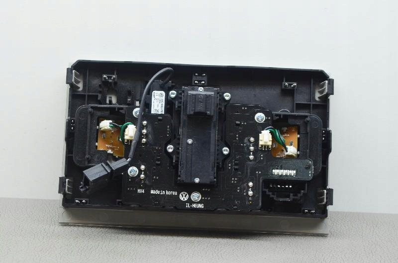 фото №12, Освещение внутреннее skoda karoq nu7 5ta947105c3b0035711b 1.5l бензиновый