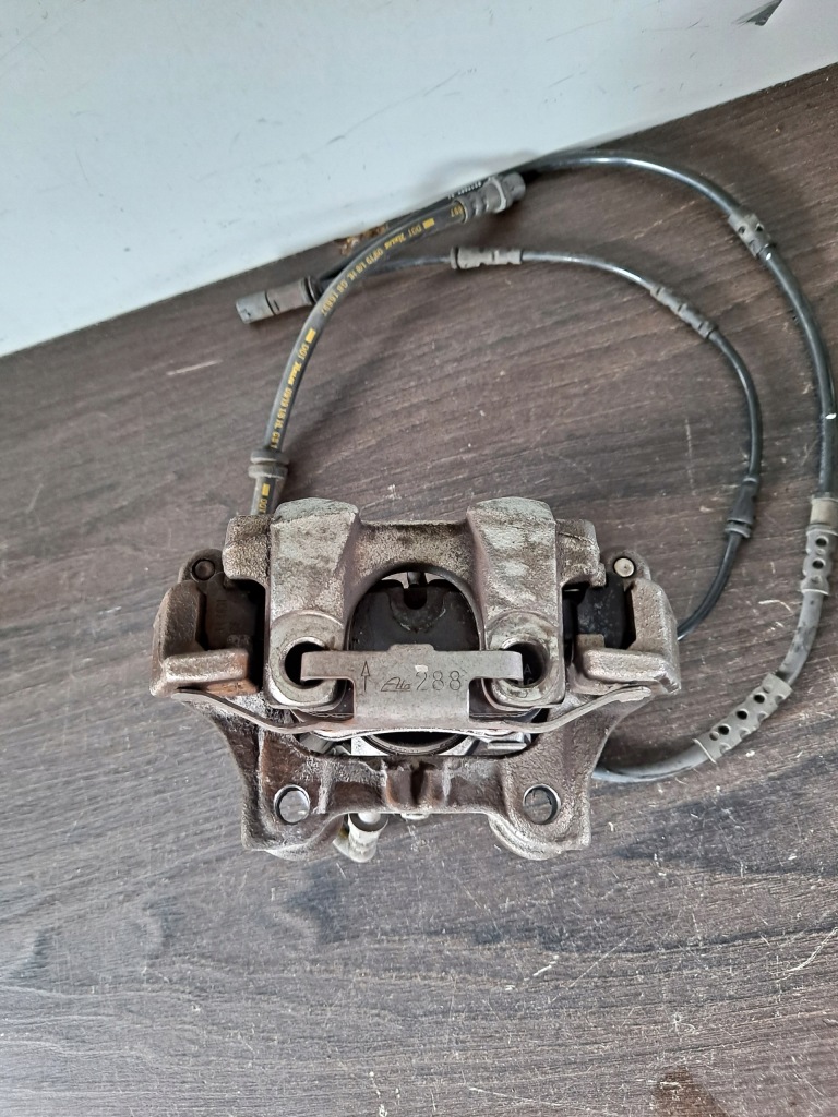 фото №4, Bmw 1 f40 суппорт тормозной правый задняя задний 6892606