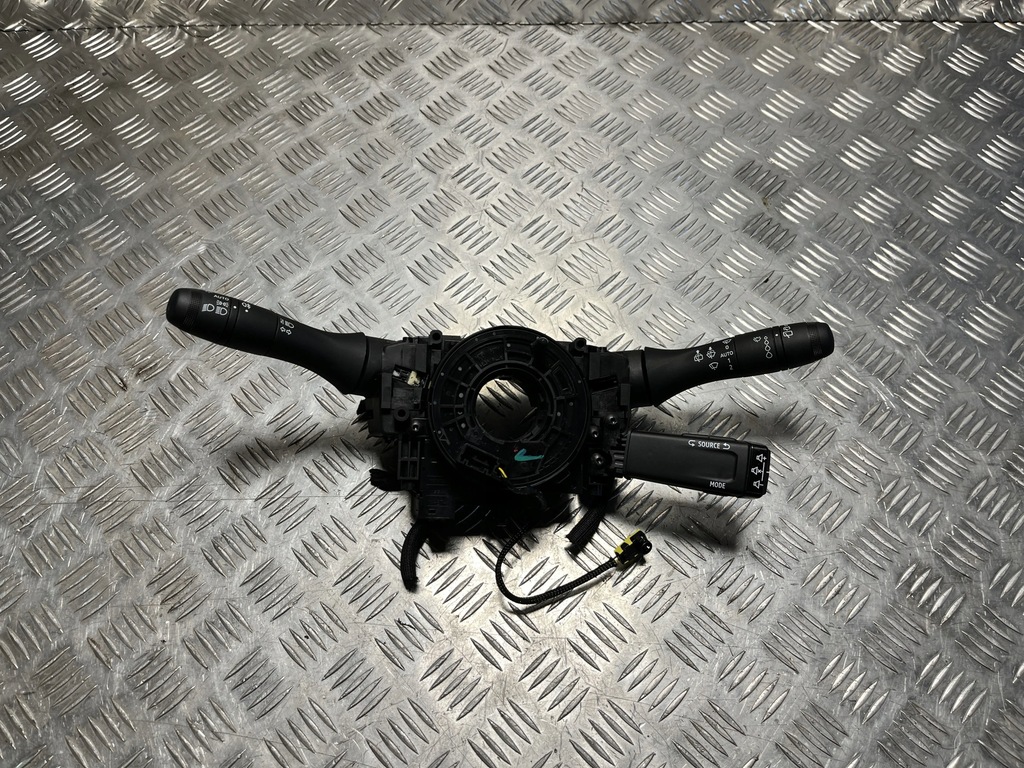 фото №1, Переключатель комбинированный лента renault clio v 19-