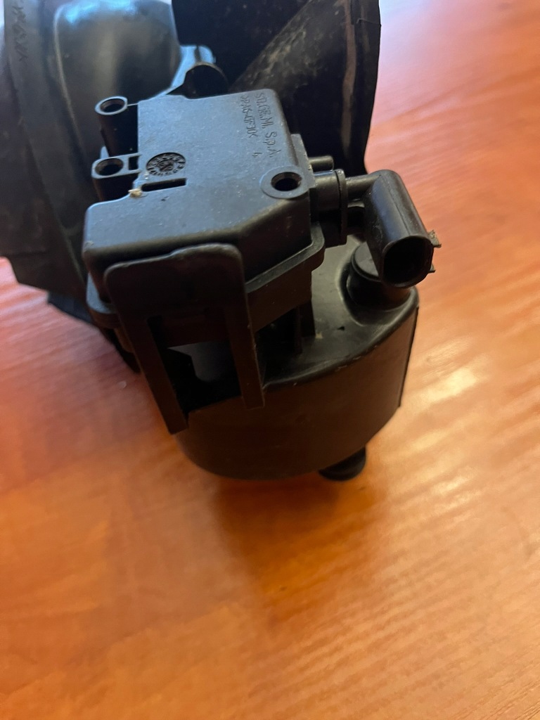 Bmw f32/36 51177270491 корпус заливной топлива Недорого