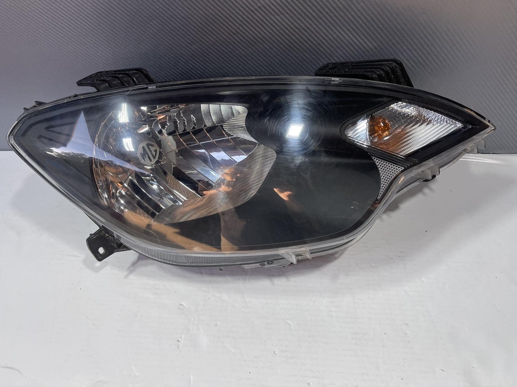 фото №2, Mg3 права лампа перед