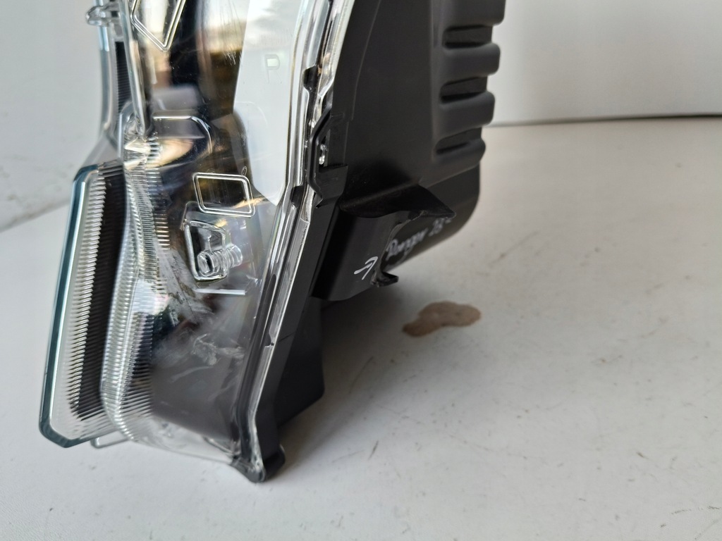 фото №4, Лампа правая фара ford ranger 23- full led