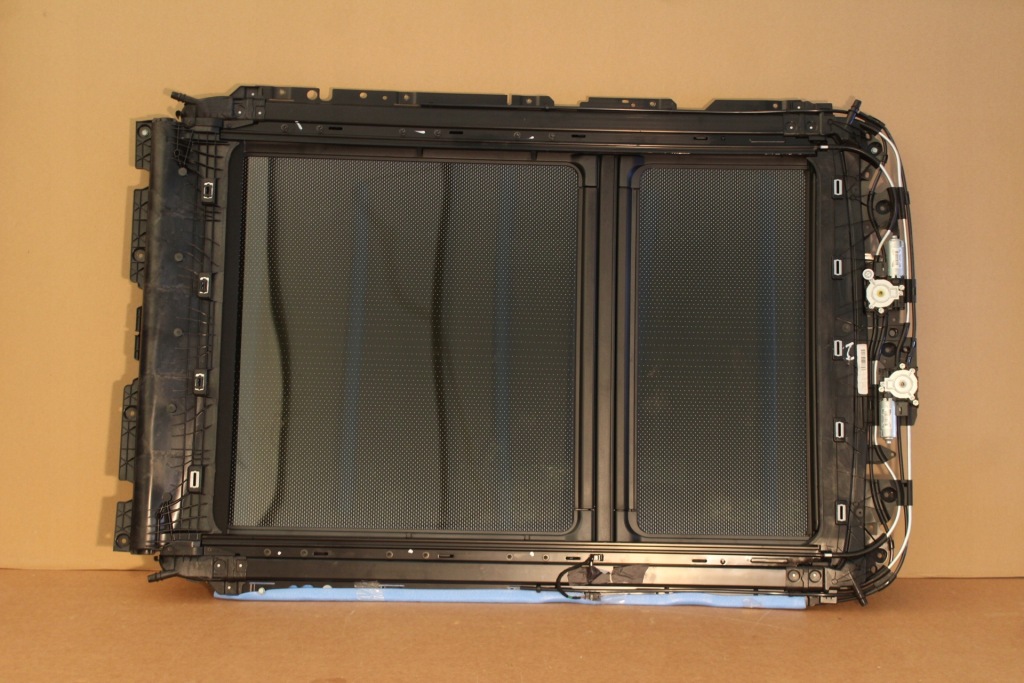 фото №1, Люк панорама шторка czarna bmw x7 g07 lci