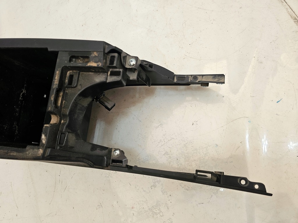 фото №12, Subaru crosstrek 17-22 подлокотник бардачок туннель средний 92174fl000 usa