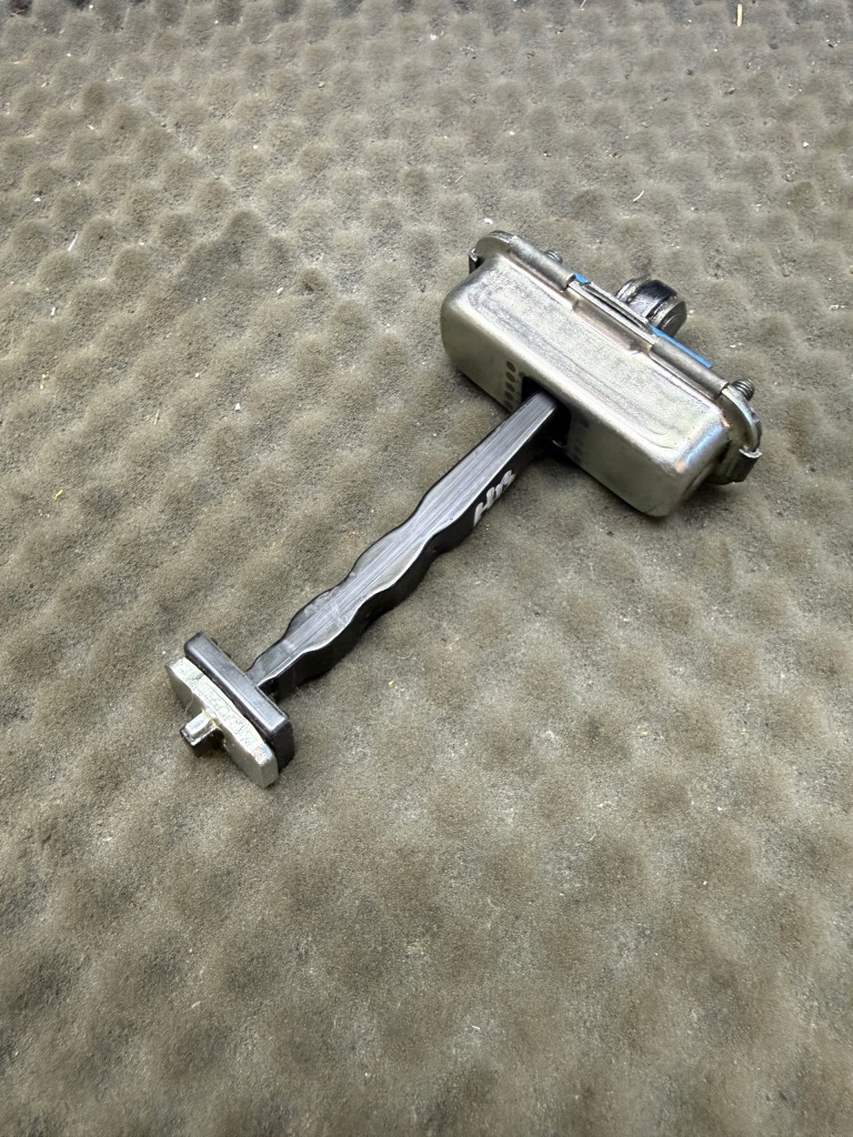 фото №1, 79490d4000 ограничитель дверь правый задняя kia optima