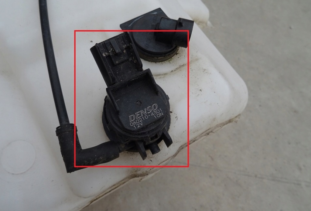 фото №1, Corvette c6 помпа жидкость омывателя бачок